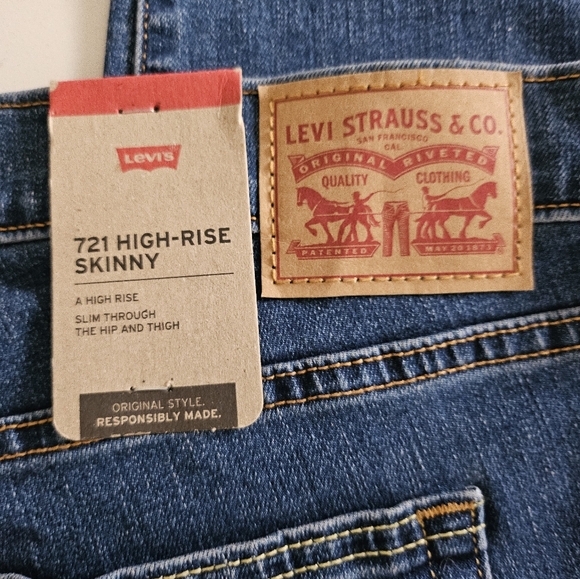 Levis 721 High Rise Skinny Jeans - Picture 8 of 12